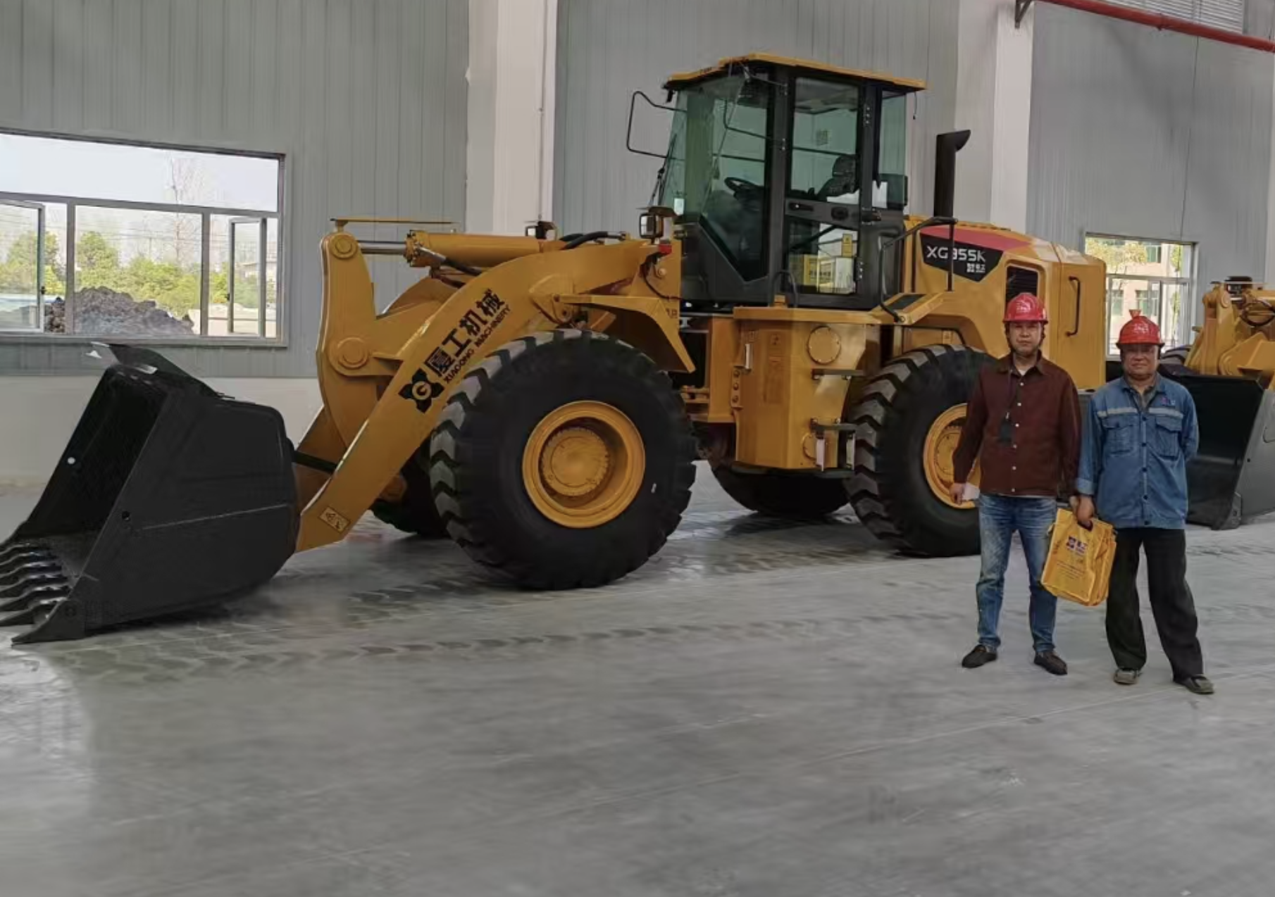 新車培訓交接完畢，合影留念